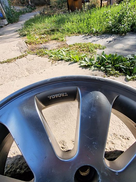Продам диск от тойоты r16, 1 шт