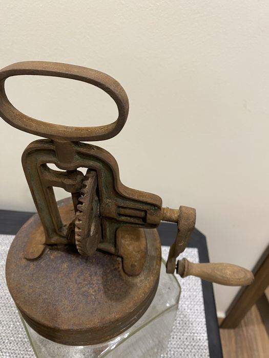 Batator  pentru separare unt din smantana de prin 1900