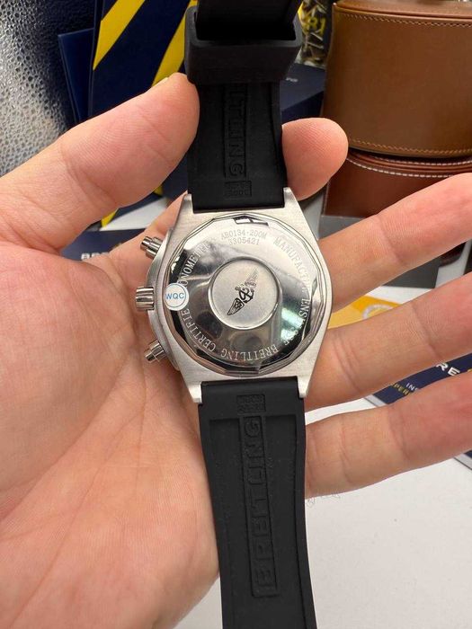 breitling chronomat b01 b