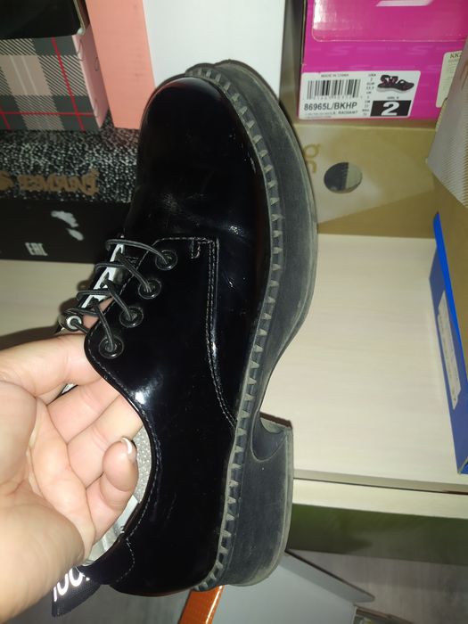 Продам обувь на девочку