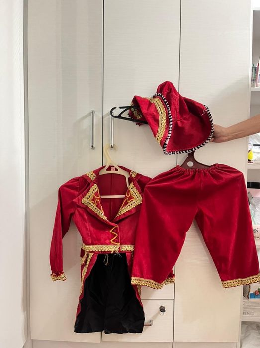 Продаются новогодние костюмы