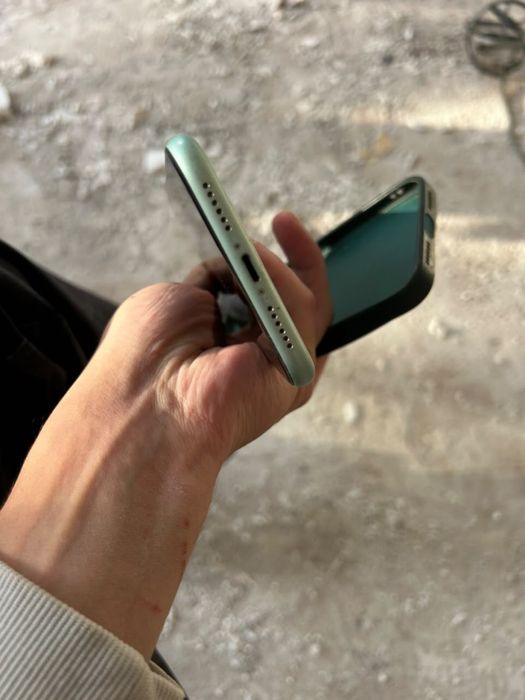 Продам Iphone 11 128гб
