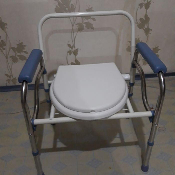 Продам кресло туалет