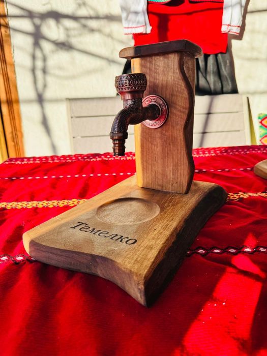 Малък диспенсър за алкохол