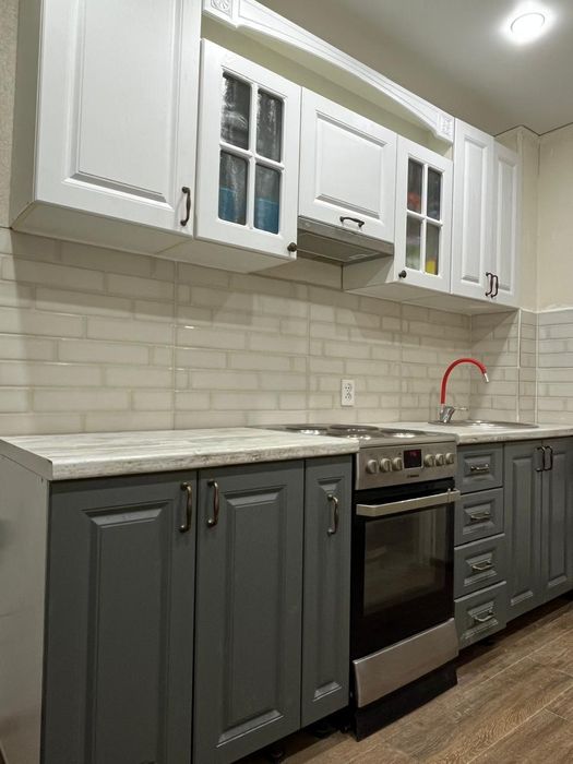 Продам кухонный гарнитур б/у