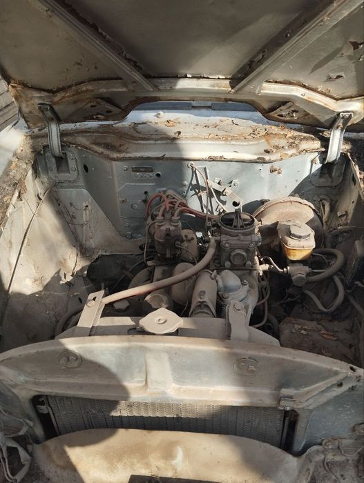 Продам Москвич 402  в среднем состоянии ,требует ремонта