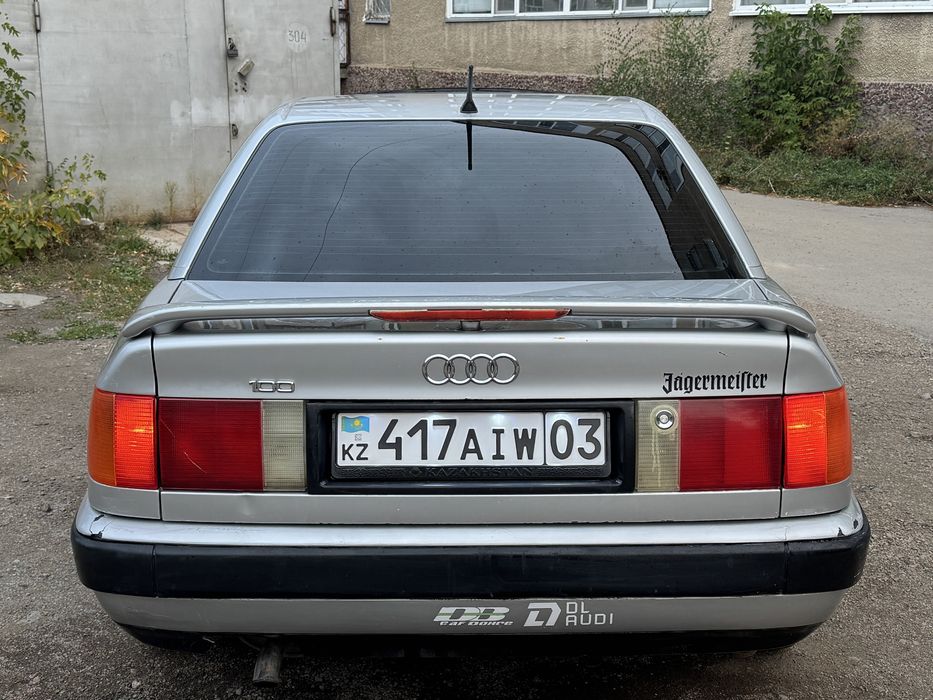 Продается ауди 100 с4