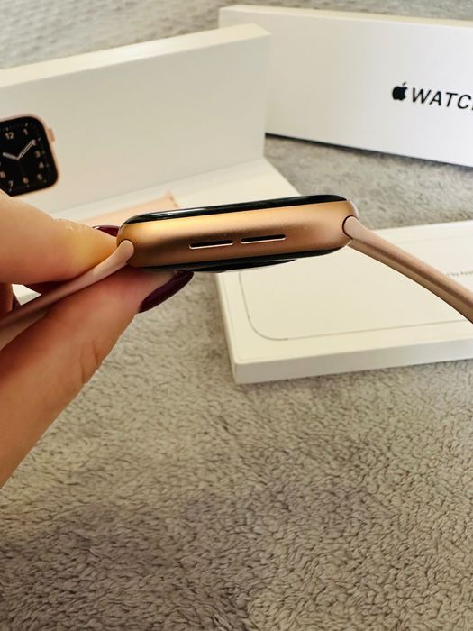 Apple Watch SE 44mm Pink (Б/У)