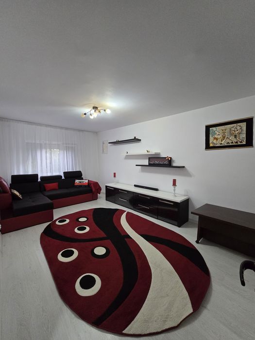 Închiriez apartament 3 camere decomandate