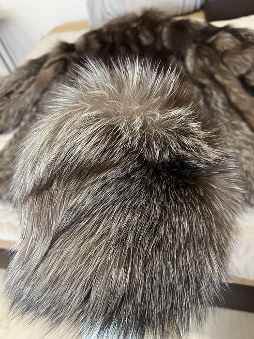 Blana de vulpe si caciulă de damă