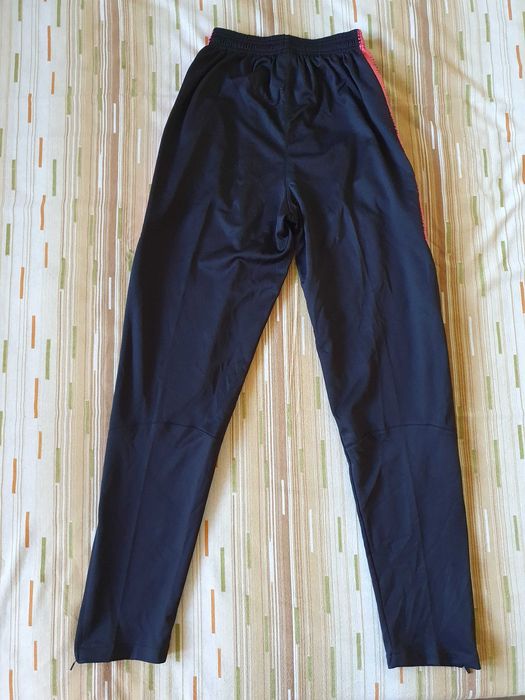 Тениска AC Milan, Borussia Dortmund, долнище PSG и Macron за вратар