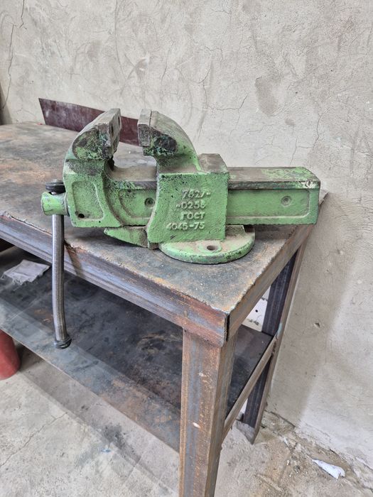 Продам Тиски хорошие