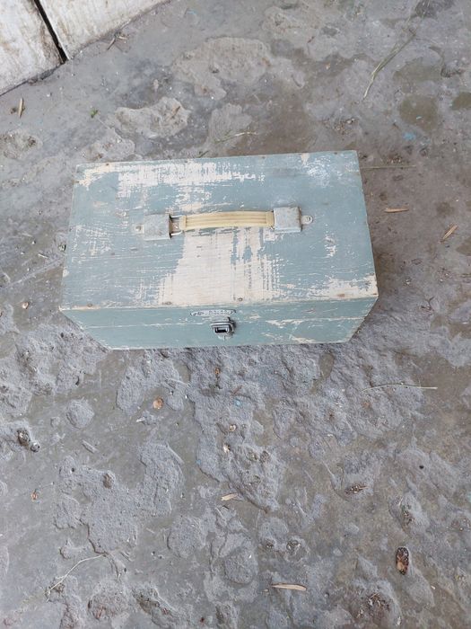 Деревянный ящик с ручкой