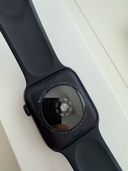 Apple Watch SE 2 (2nd Generation) - 44mm Midnight Aluminum, GPS