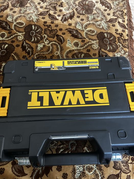 Перфоратор deWalt