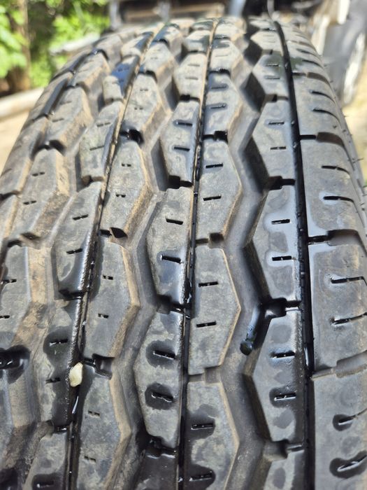 Джанти с гуми за платформа, ремарке