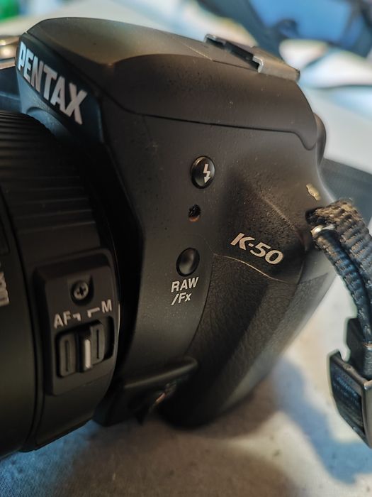 Aparat foto Pentax K50+obiectiv 17-50 MM f:2.8 . Impecabil