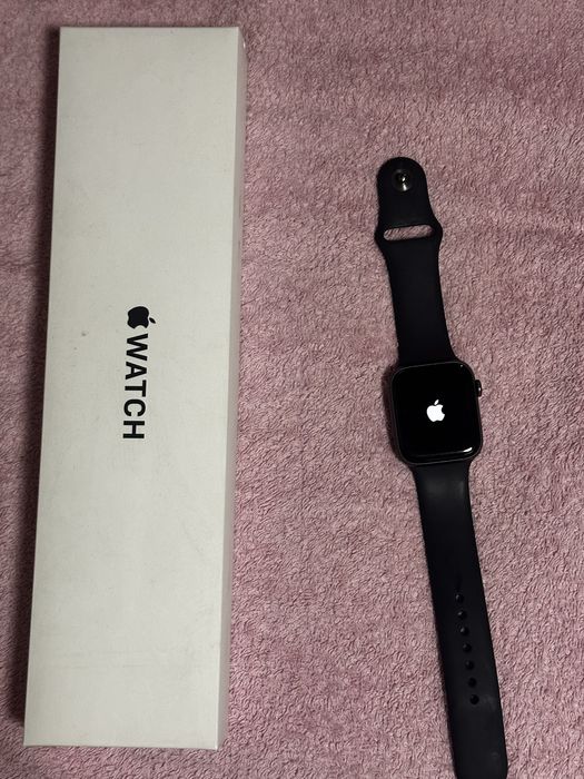 Продам Apple watch se