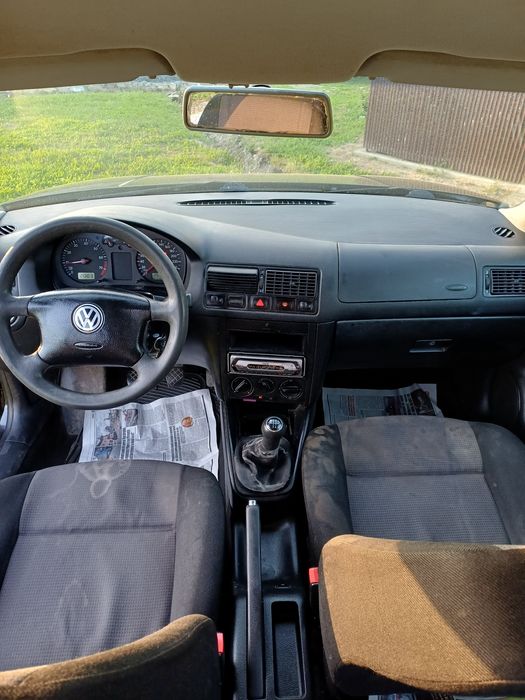 Golf 4 1,6 16 v fiscal Ac servo geamuri radio cd mp3 fără rugina