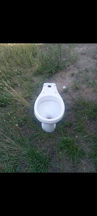 Продам унитаз без бачка