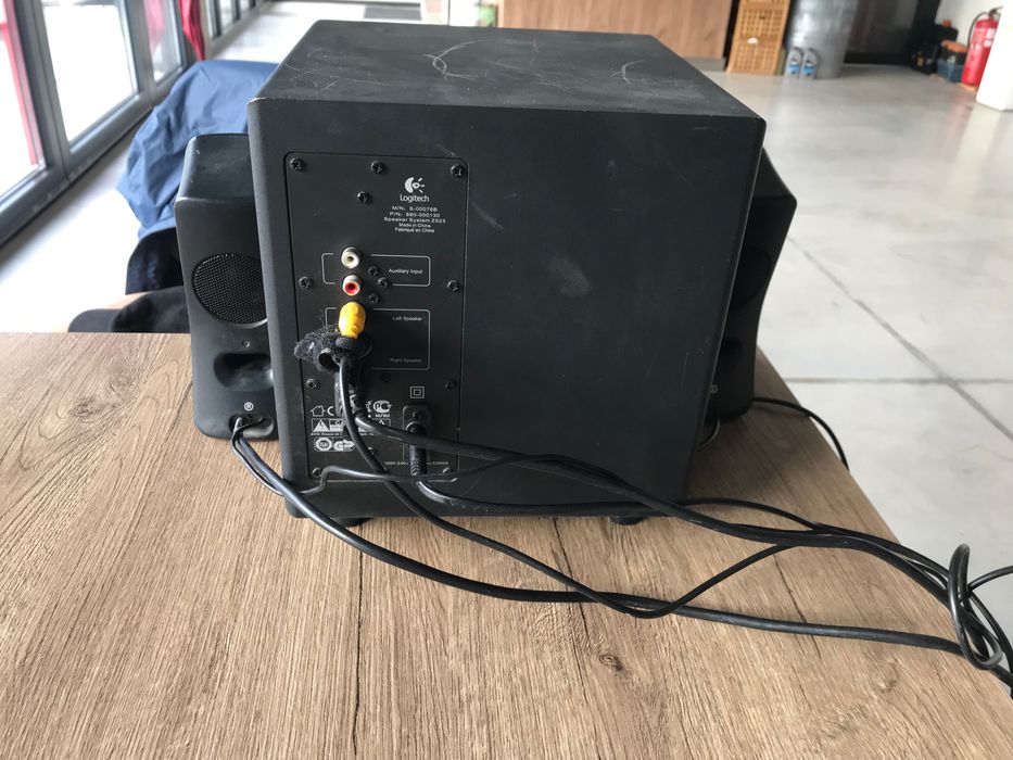 Лоджитек бас колона комплект идеално състояние