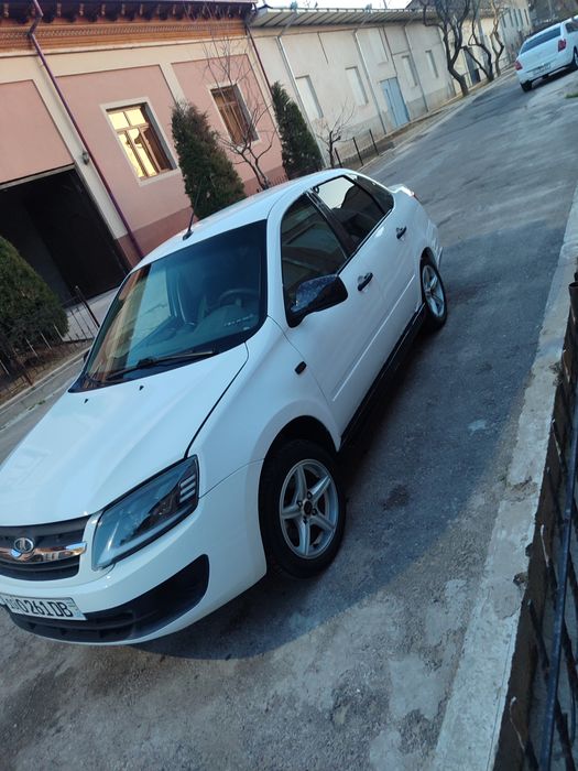 LADA GRANTA sotiladi