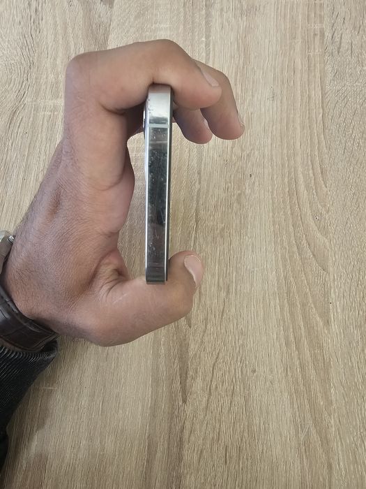 IPhone 12 pro с гарантию