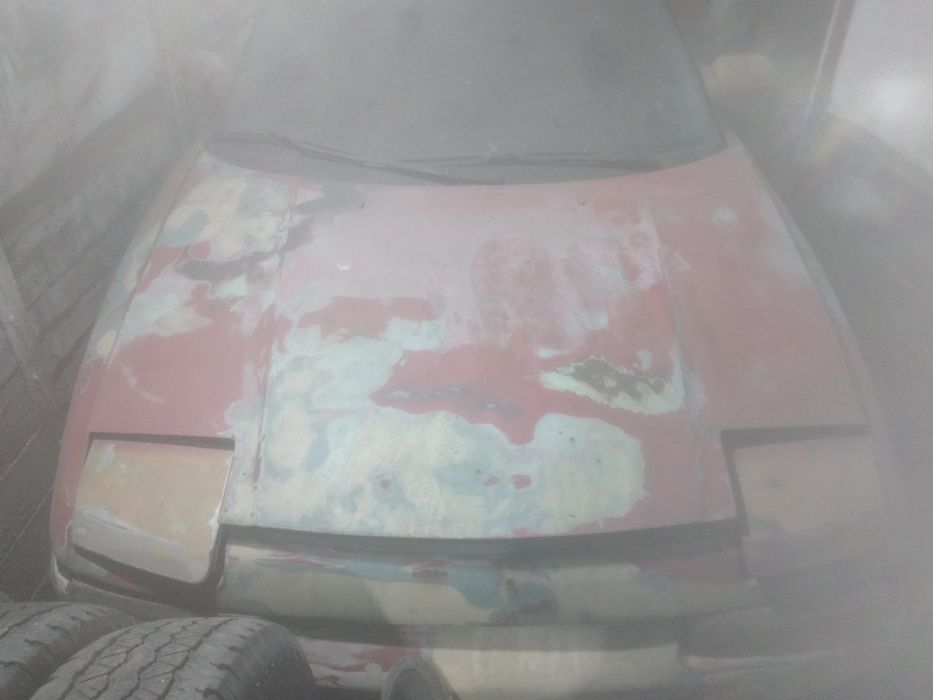 Продаю машину Mazda 323 слепая.
