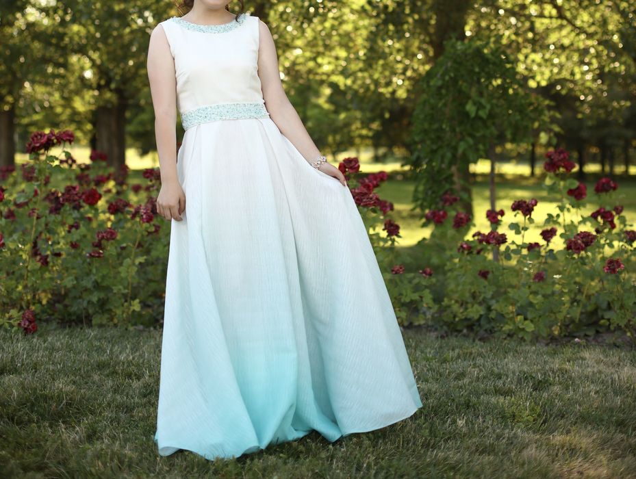 Вечернее платье