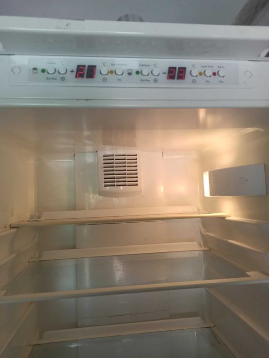 Продавам Electrolux Хладилник за вграждане