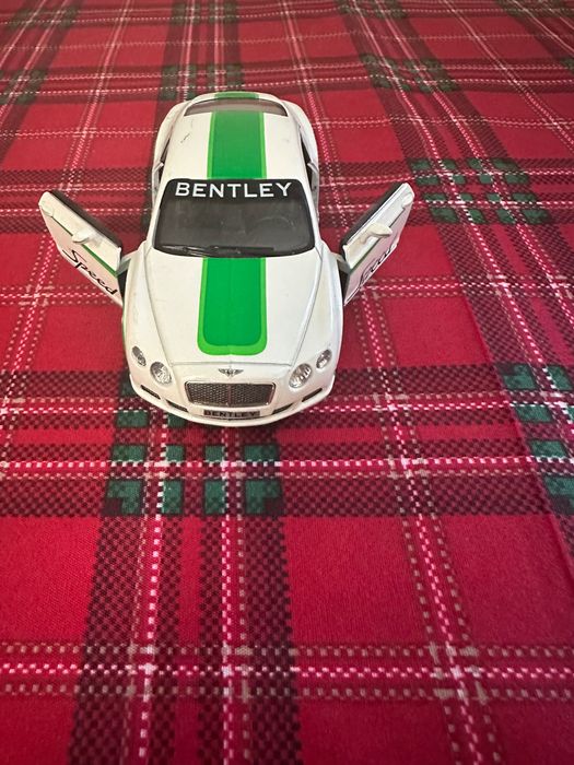 Mașinuță metalică Bentley Continental, în stare bună
