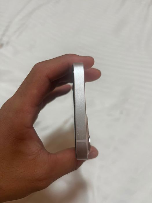 Продается  айфон 13 емкость 79% 128гб