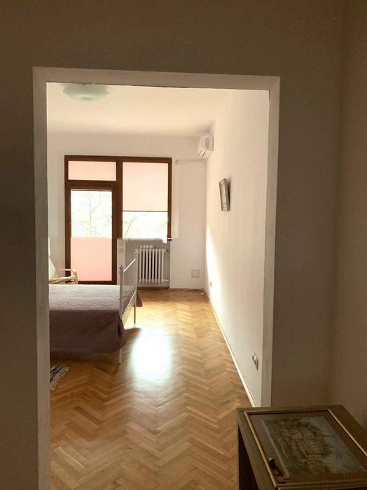 Дава се под наем Двустаен апартамент в София, Център - 90 кв.м за 797.64 € - Снимка #2