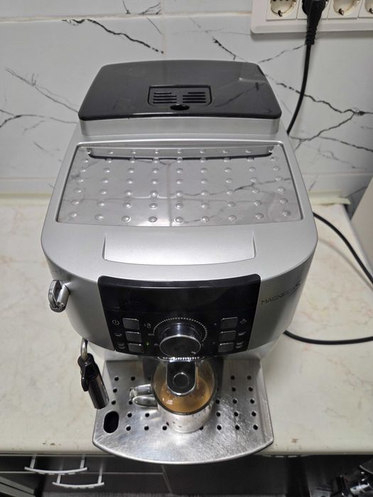 Espressor Automat DeLonghi Magnifica S ECAM 21.117.SB Aparat cu Cafea Boabe