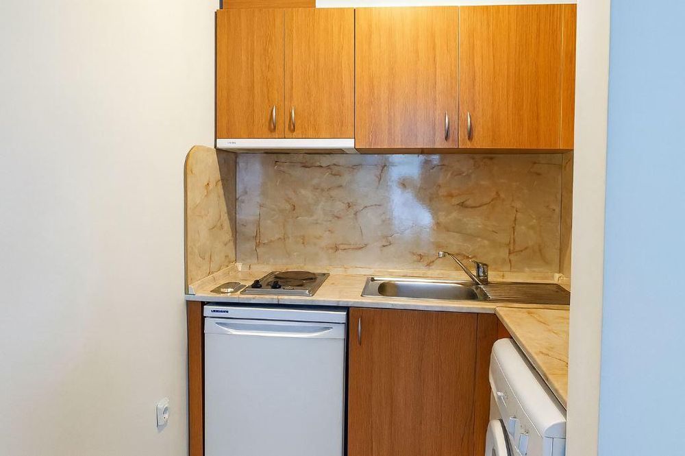 Дава се под наем Двустаен апартамент в Варна, Лятно кино Тракия - 65 кв.м за 350 € - Снимка #2