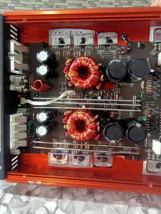 Продам усилитель Barracuda 4.100 в отличном состоянии.