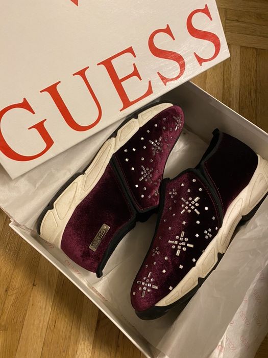 Кадифени Обувки Guess
