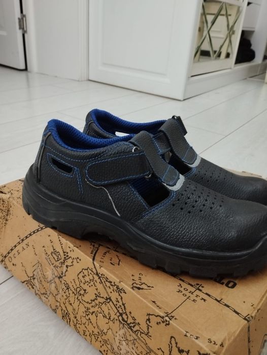 строительные сандали