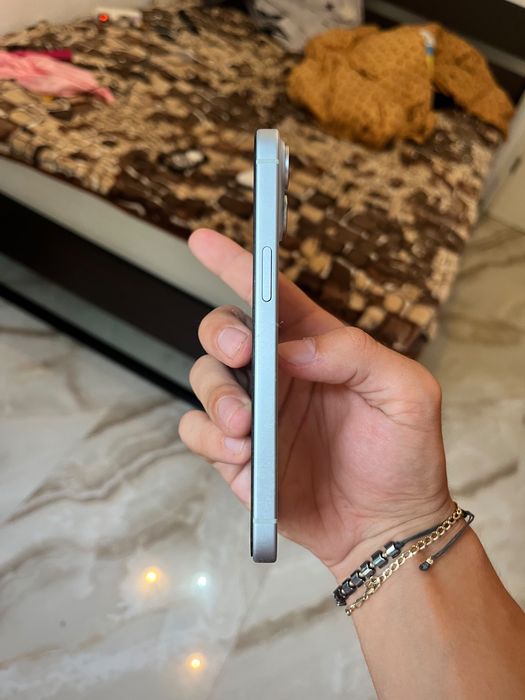 iPhone 15 baby blue