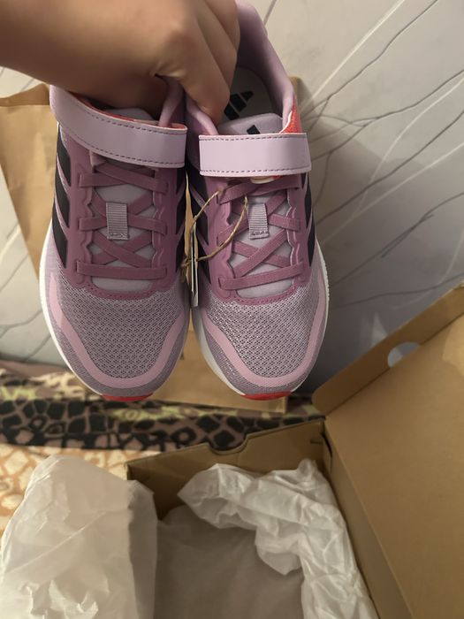 Новая обувь, адидасс