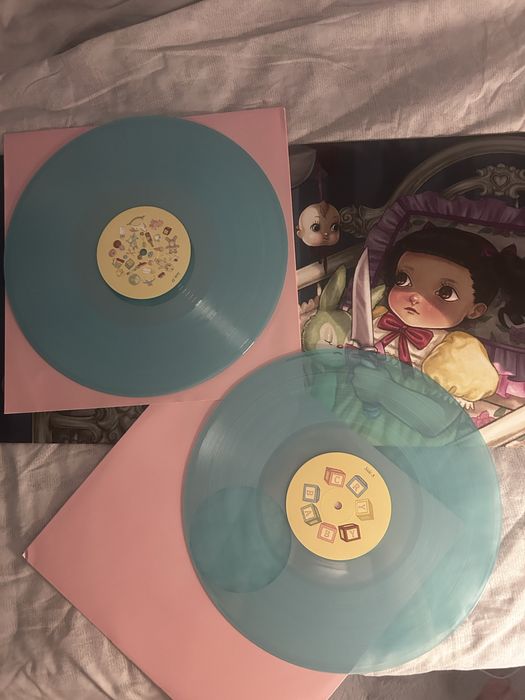 Crybaby Melanie Martinez (Deluxe) Limited baby blue