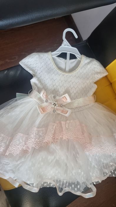 Турецкий нарядные платье 1-2 года Отличном состоянии 
Юнусобод 17-квар