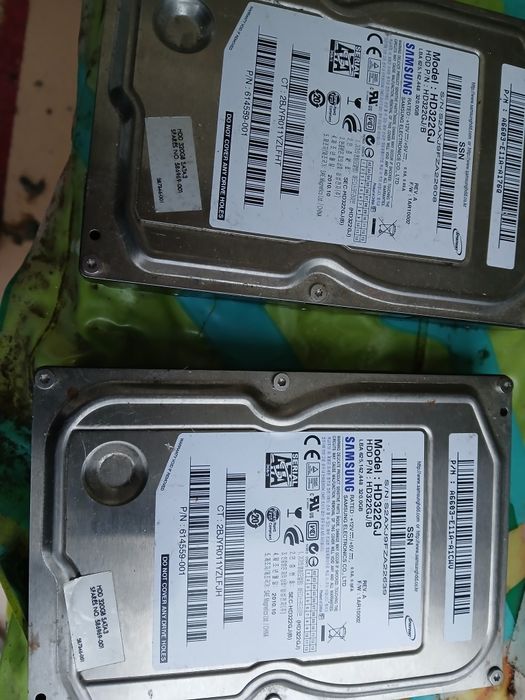 Vand hard disk uri de diverse categorii