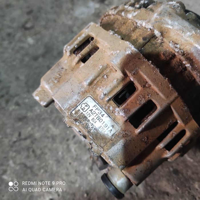 Продам генератор на Мазда 626 птичка