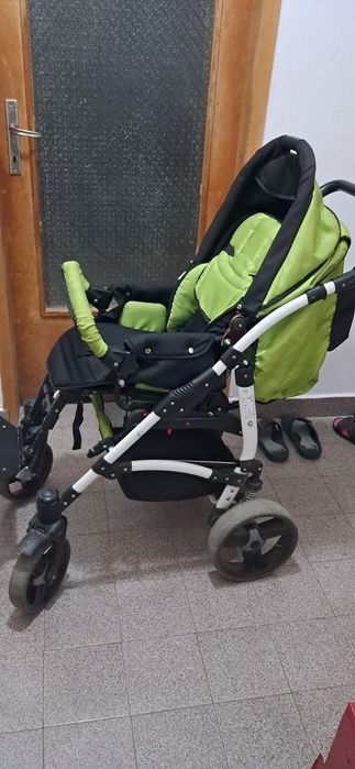 Детска количка за деца с увреждания