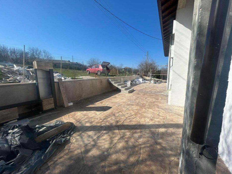 Отремонтирана къща, с. Звезда