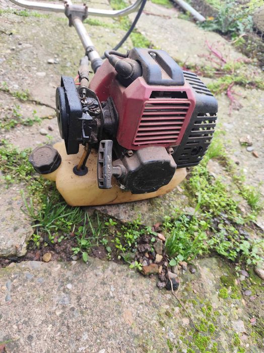 Бензинов тример Raider