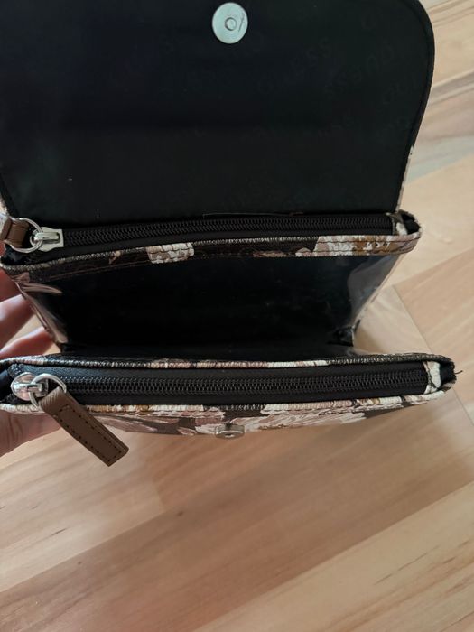 Guess несесер в две прегради