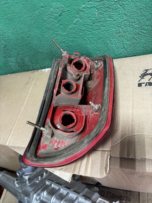 Продам фонарь рав 4 задний правый