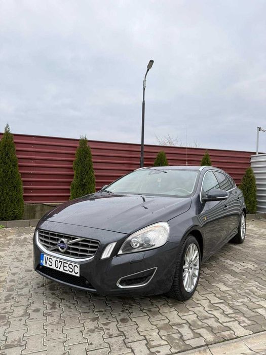Volvo V60 D5 205cp manual, editie Summum